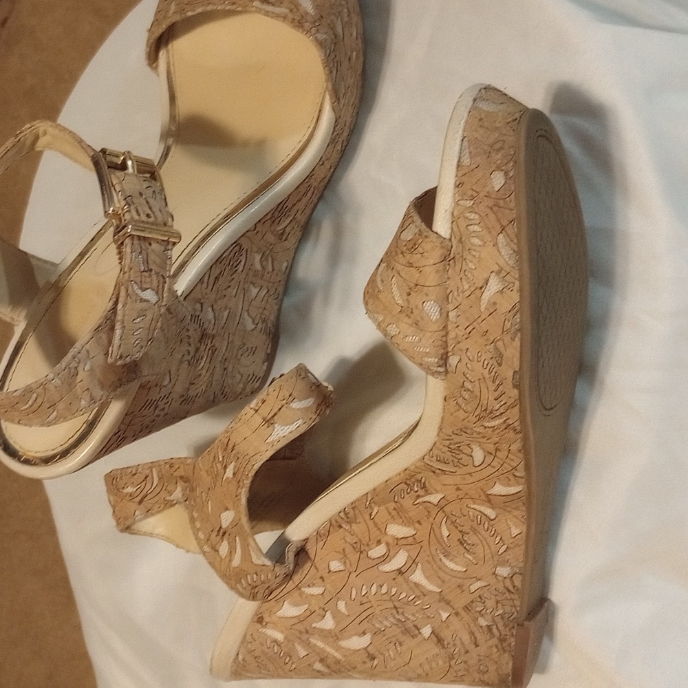 Jessica Simpson wedge